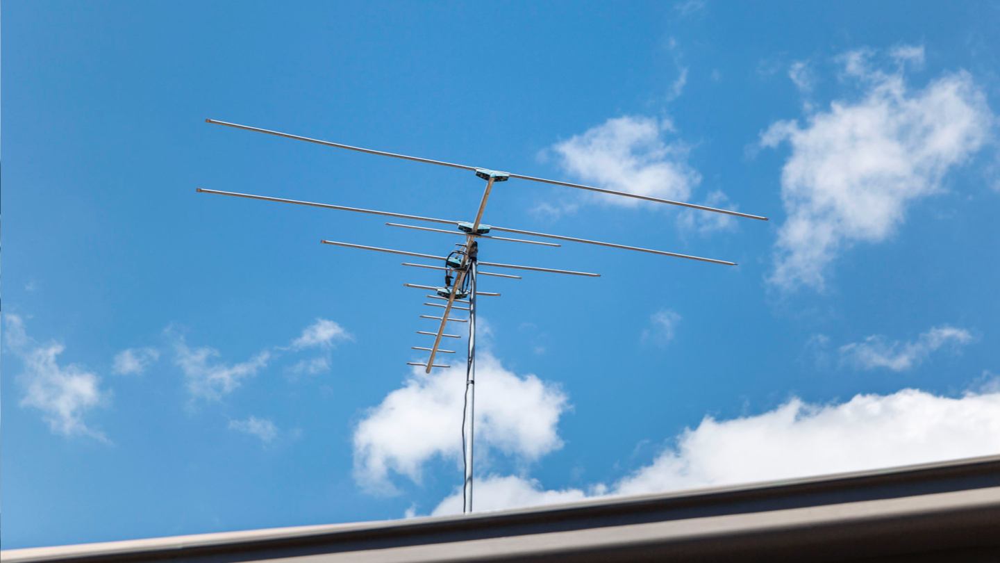 Get FREE TV - Replace DirecTV with an Over-the-Air Antenna - YouTube